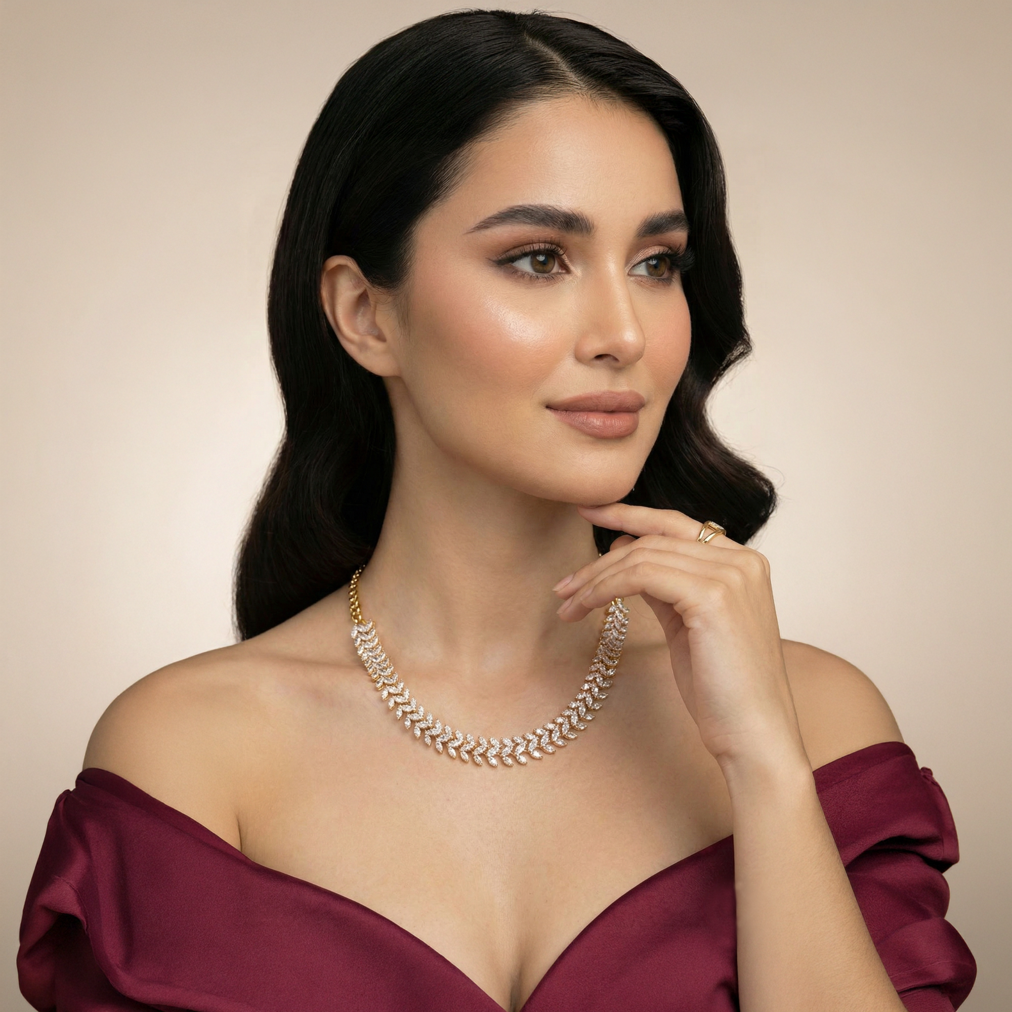 This 16 Carat MYZA necklace is a stunning display of sleek, modern geometry. While the previous pieces were about grand cascades, this design focuses on a continuous, rhythmic flow of light.