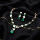 This 25 Carats MYZA set is a breathtaking masterclass in color and contrast, offering a more streamlined and contemporary take on the royal emerald aesthetic